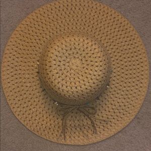 Straw beach hat